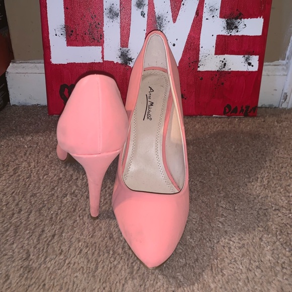 Heels - Picture 1 of 1